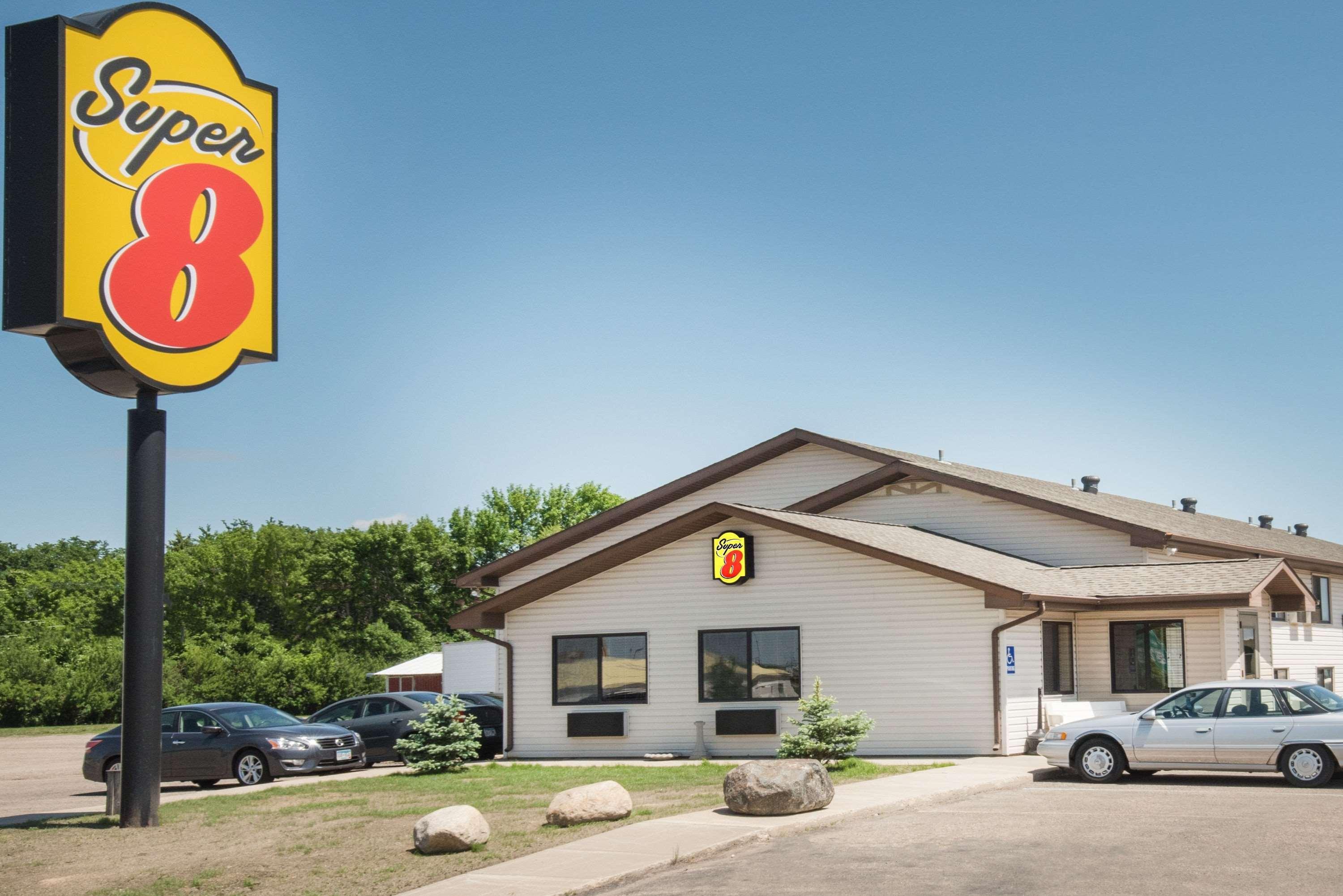Super 8 By Wyndham Jamestown Exteriér fotografie