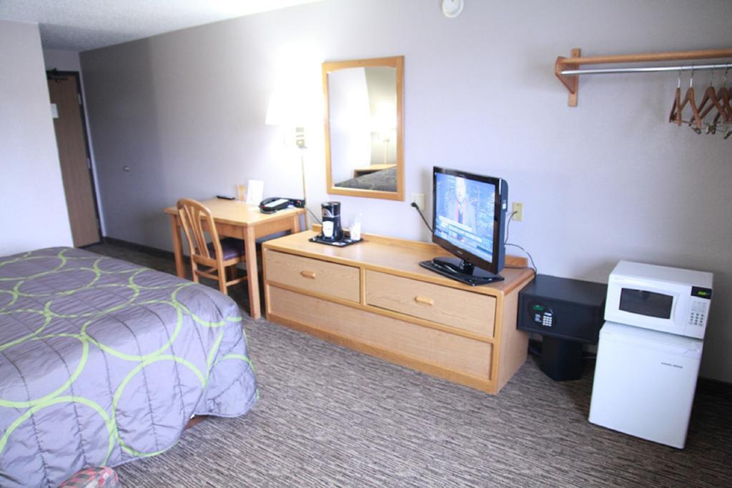 Super 8 By Wyndham Jamestown Pokoj fotografie